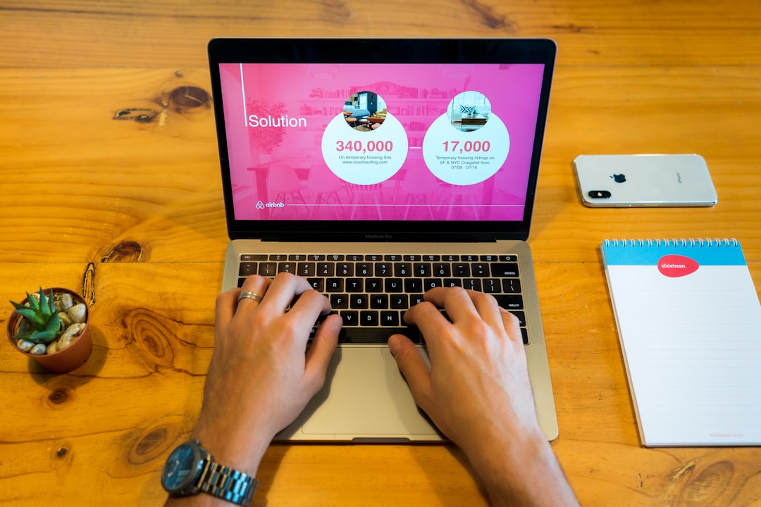 An entrepreneur working on slides to pitch your business at an NYC accelerator open day